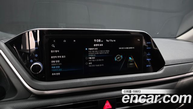 Hyundai Sonata 2022 — photo 16