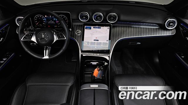 Mercedes-Benz C-Class 2025 — photo 10