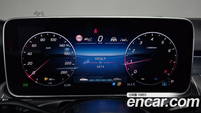 Mercedes-Benz C-Class 2025 — photo 11