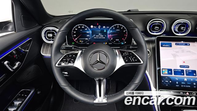 Mercedes-Benz C-Class 2025 — photo 19