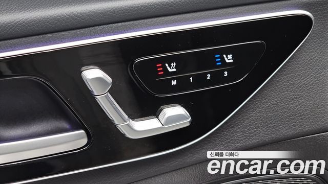 Mercedes-Benz C-Class 2025 — photo 26