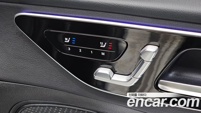 Mercedes-Benz C-Class 2025 — photo 27