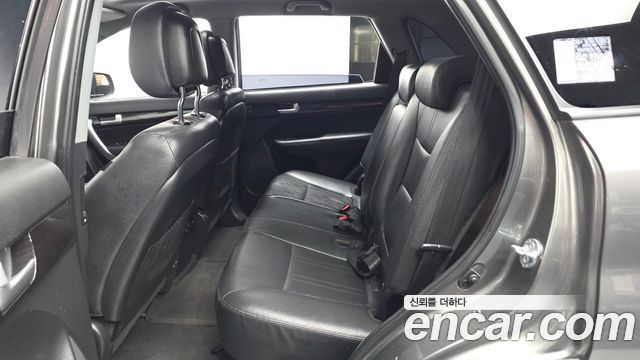 Kia Sorento 2011 — photo 16