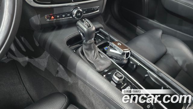 Volvo S90 2018 — photo 12