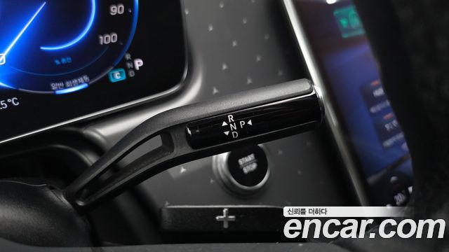 Mercedes-Benz EQE 2023 — photo 12