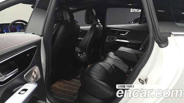 Mercedes-Benz EQE 2023 — photo 17