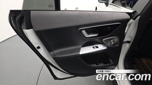 Mercedes-Benz EQE 2023 — photo 15