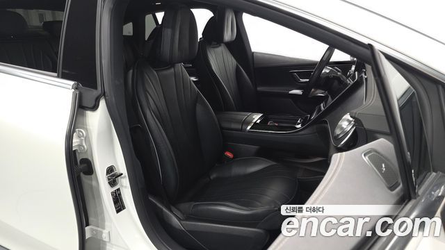 Mercedes-Benz EQE 2023 — photo 16