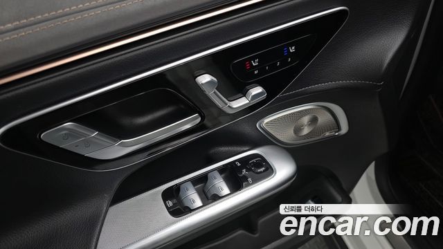 Mercedes-Benz EQE 2023 — photo 29