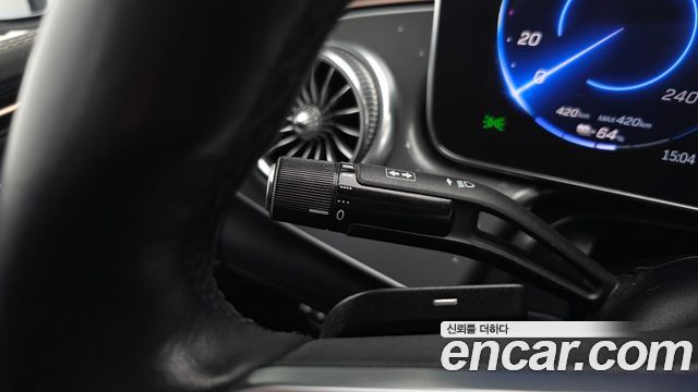 Mercedes-Benz EQE 2023 — photo 36