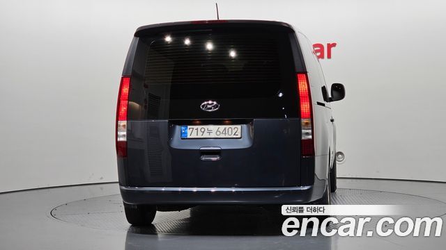Hyundai Staria 2023 — photo 4