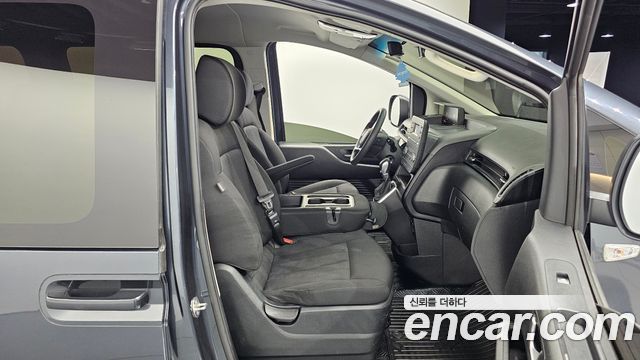 Hyundai Staria 2023 — photo 11