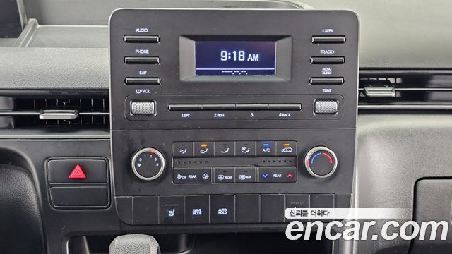 Hyundai Staria 2023 — photo 14