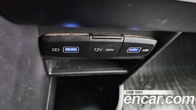 Hyundai Staria 2023 — photo 16