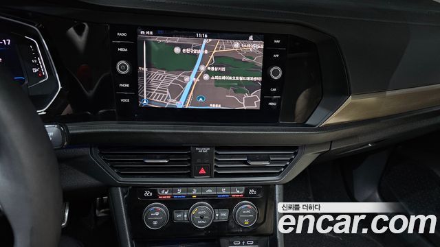 Volkswagen Jetta 2021 — photo 19