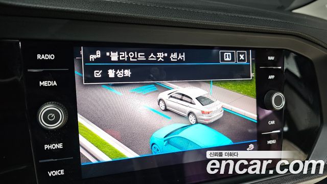 Volkswagen Jetta 2021 — photo 22