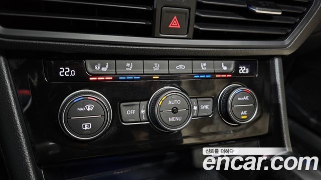 Volkswagen Jetta 2021 — photo 24