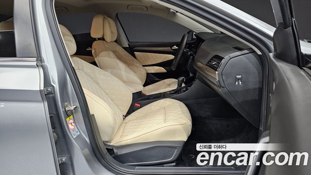Volkswagen Jetta 2021 — photo 16