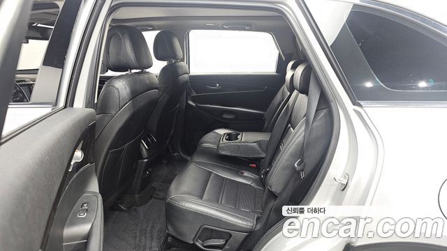 Kia Sorento 2016 — photo 11