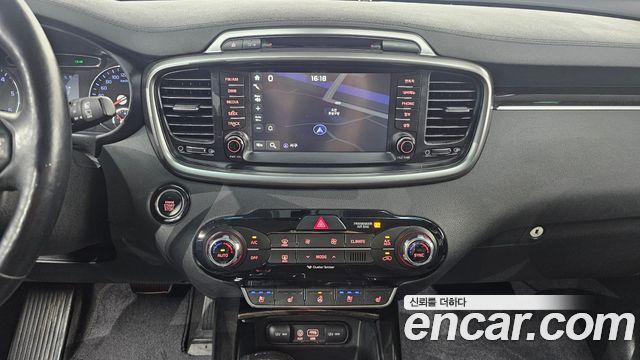 Kia Sorento 2016 — photo 17