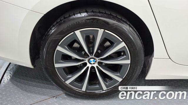 BMW 3-Series 2019 — photo 5
