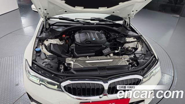 BMW 3-Series 2019 — photo 6