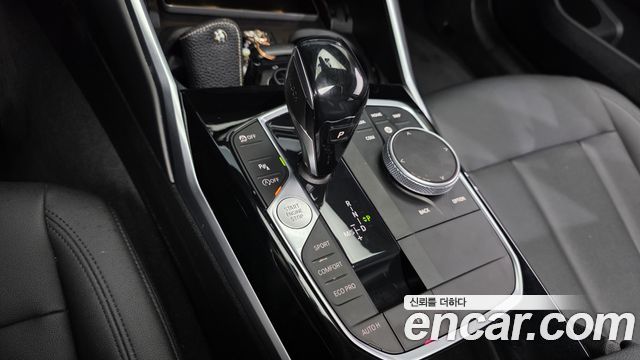 BMW 3-Series 2019 — photo 12
