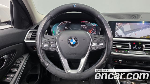 BMW 3-Series 2019 — photo 19