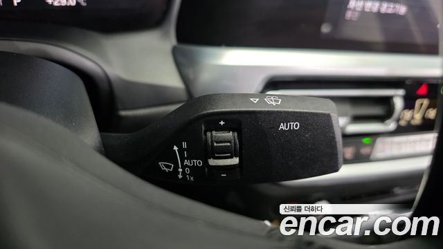 BMW 3-Series 2019 — photo 28