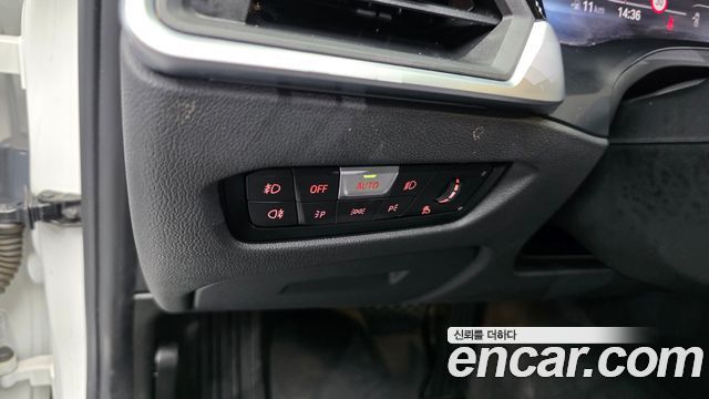 BMW 3-Series 2019 — photo 30