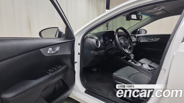 Kia K3 2022 — photo 13