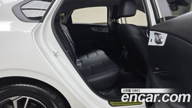 Kia K3 2022 — photo 17