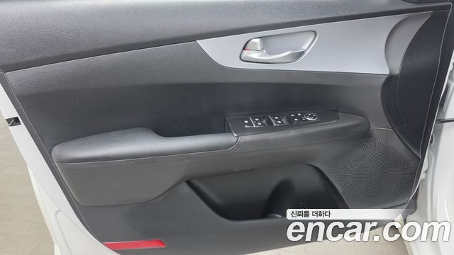 Kia K3 2022 — photo 14
