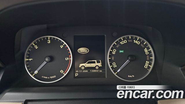 Land Rover Discovery 2016 — photo 11