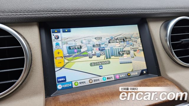 Land Rover Discovery 2016 — photo 20