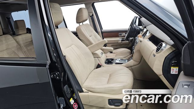 Land Rover Discovery 2016 — photo 15