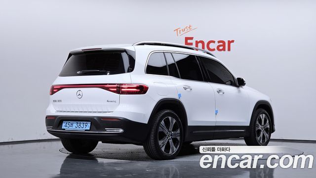 Mercedes-Benz EQB 2026 — photo 2