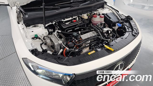 Mercedes-Benz EQB 2026 — photo 6