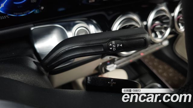 Mercedes-Benz EQB 2026 — photo 9
