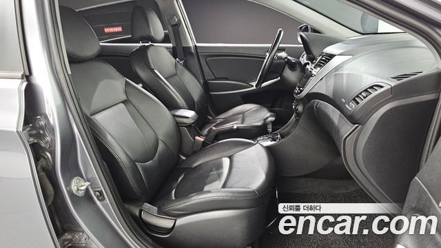 Hyundai Accent 2014 — photo 12