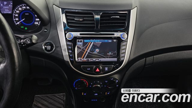 Hyundai Accent 2014 — photo 15