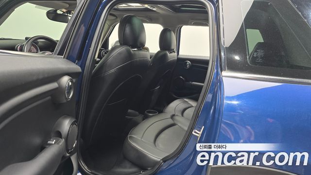 Mini Cooper 2015 — photo 17