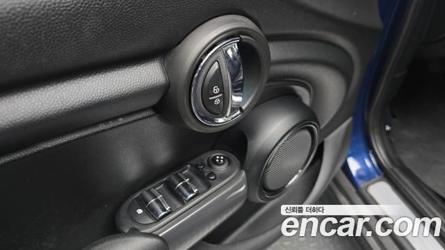 Mini Cooper 2015 — photo 21