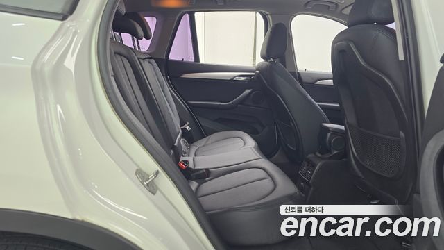 BMW X1 2016 — photo 12