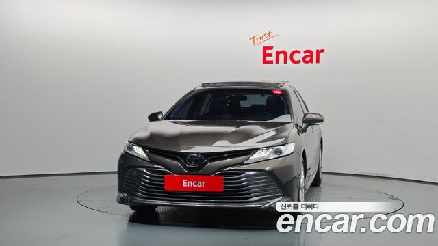 Toyota Camry 2019 — photo 3