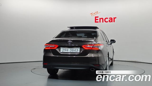Toyota Camry 2019 — photo 4