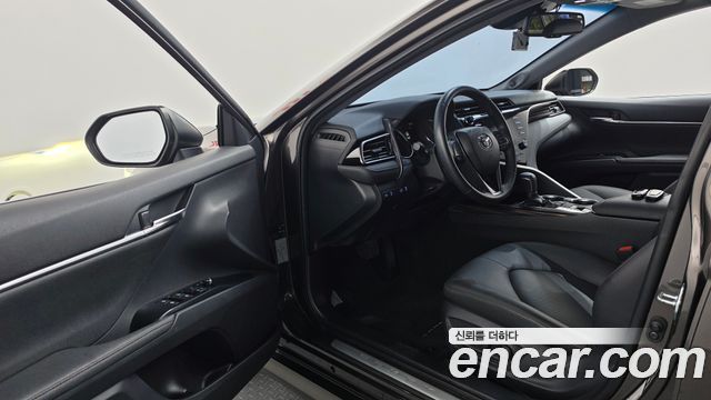 Toyota Camry 2019 — photo 13
