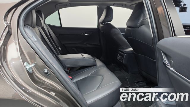 Toyota Camry 2019 — photo 17
