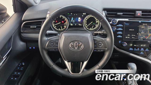 Toyota Camry 2019 — photo 18