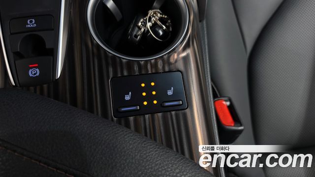 Toyota Camry 2019 — photo 24